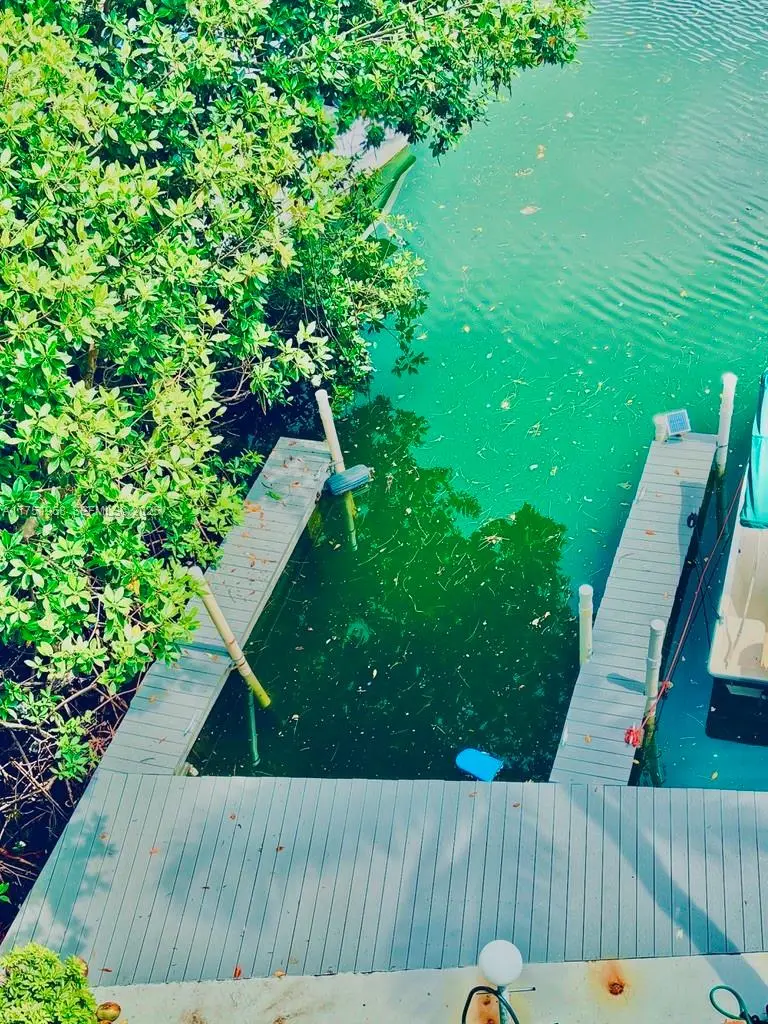 Private dock, you can bring your boat right away and enjoy. Fits floating docks as well